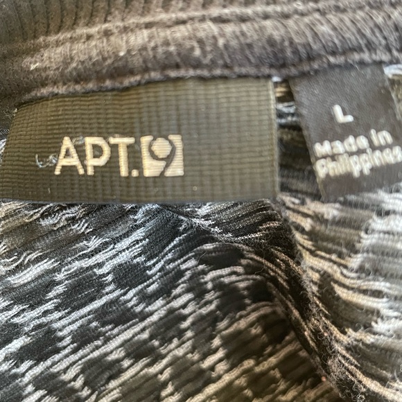 Apt 9 Lightweight textured sweatshirt - black and white leopard print. - Picture 8 of 9